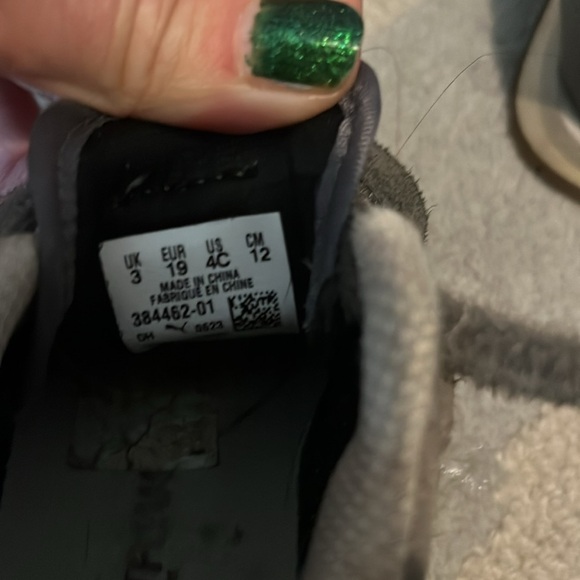 Puma grey velcro strap toddlers shoes size 4C - Picture 8 of 9